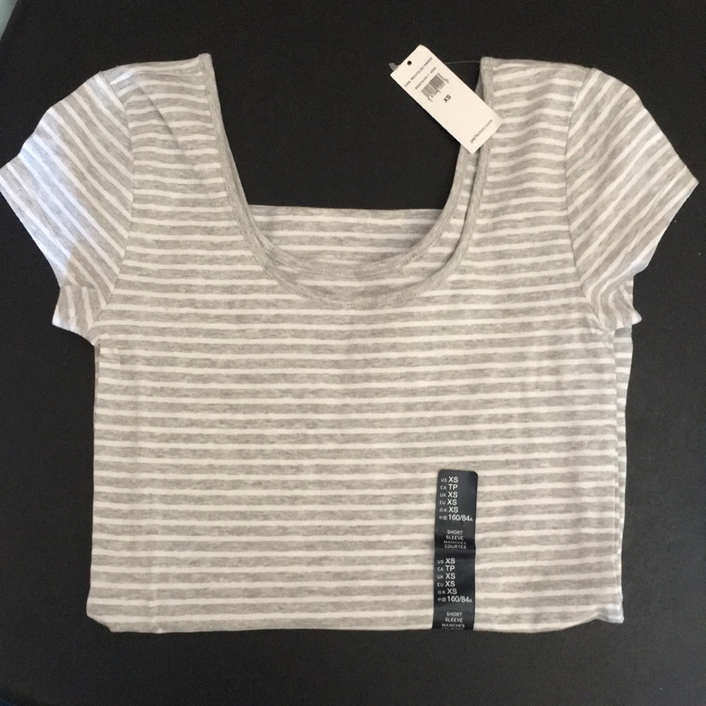 Fitted scoop neck t shirt